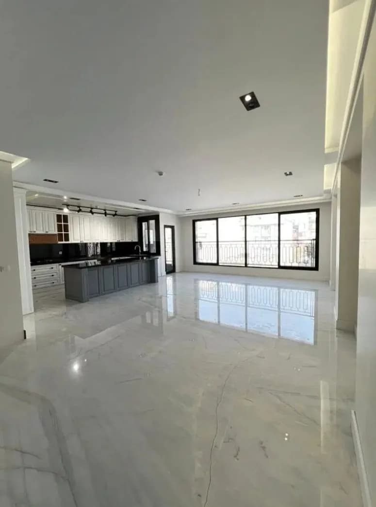 180 متر/3 خواب/دو پارکینگ/فول مشاعات/فلامک
