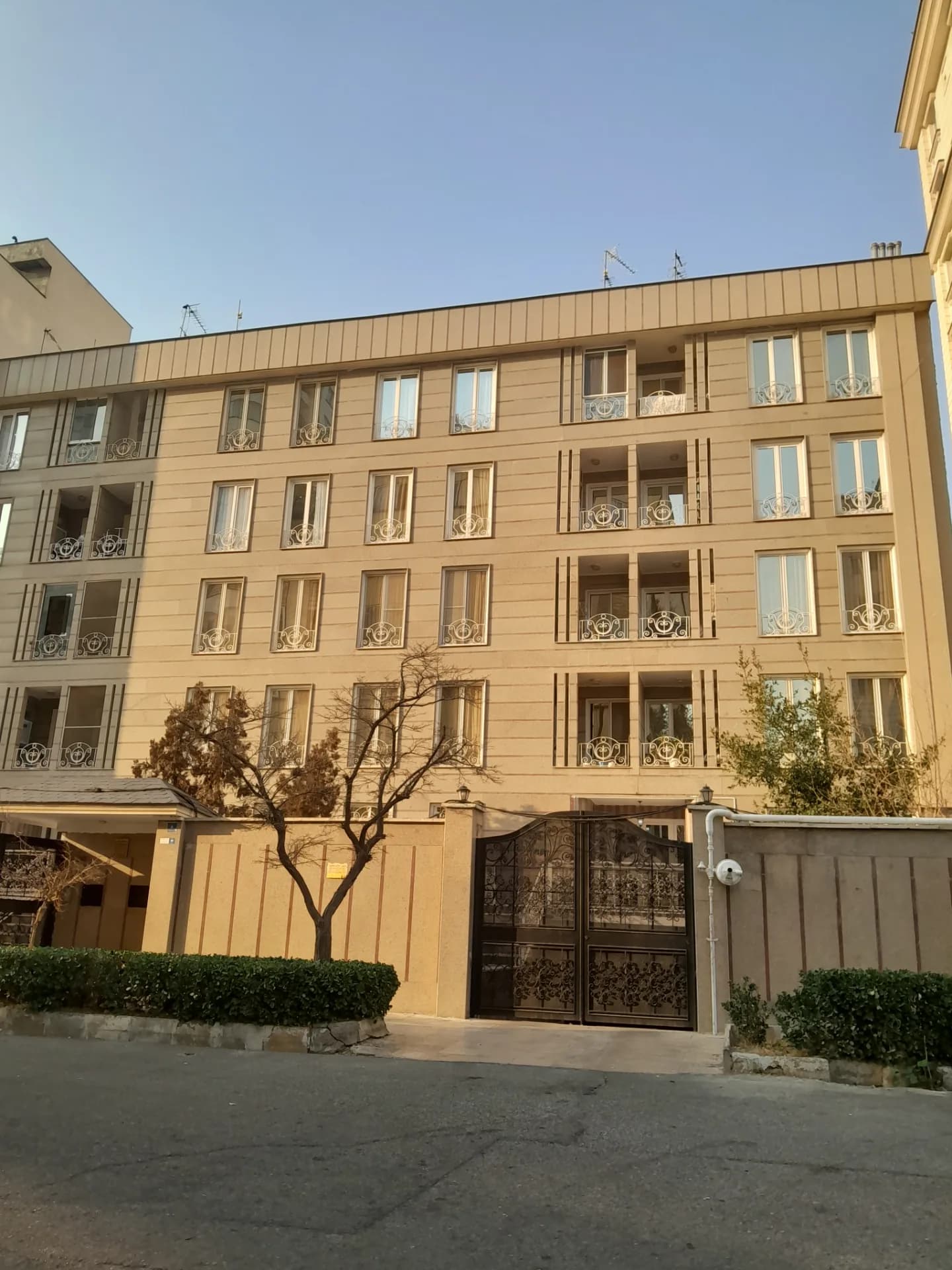 فروش آپارتمان ۷۹ متر ۲ خواب فول امکانات سعادت آباد