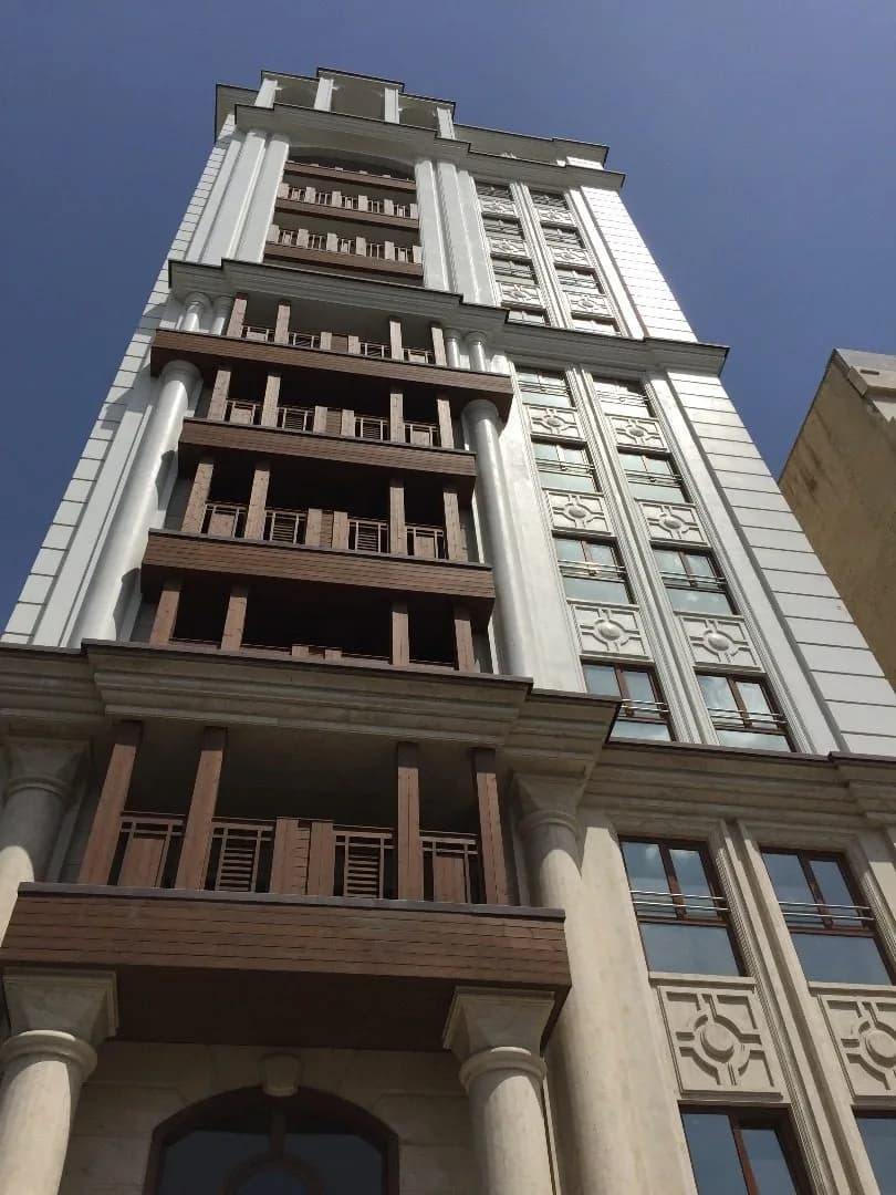 300متر فول مشاعات /تاپ لوکیشن سعادت آباد