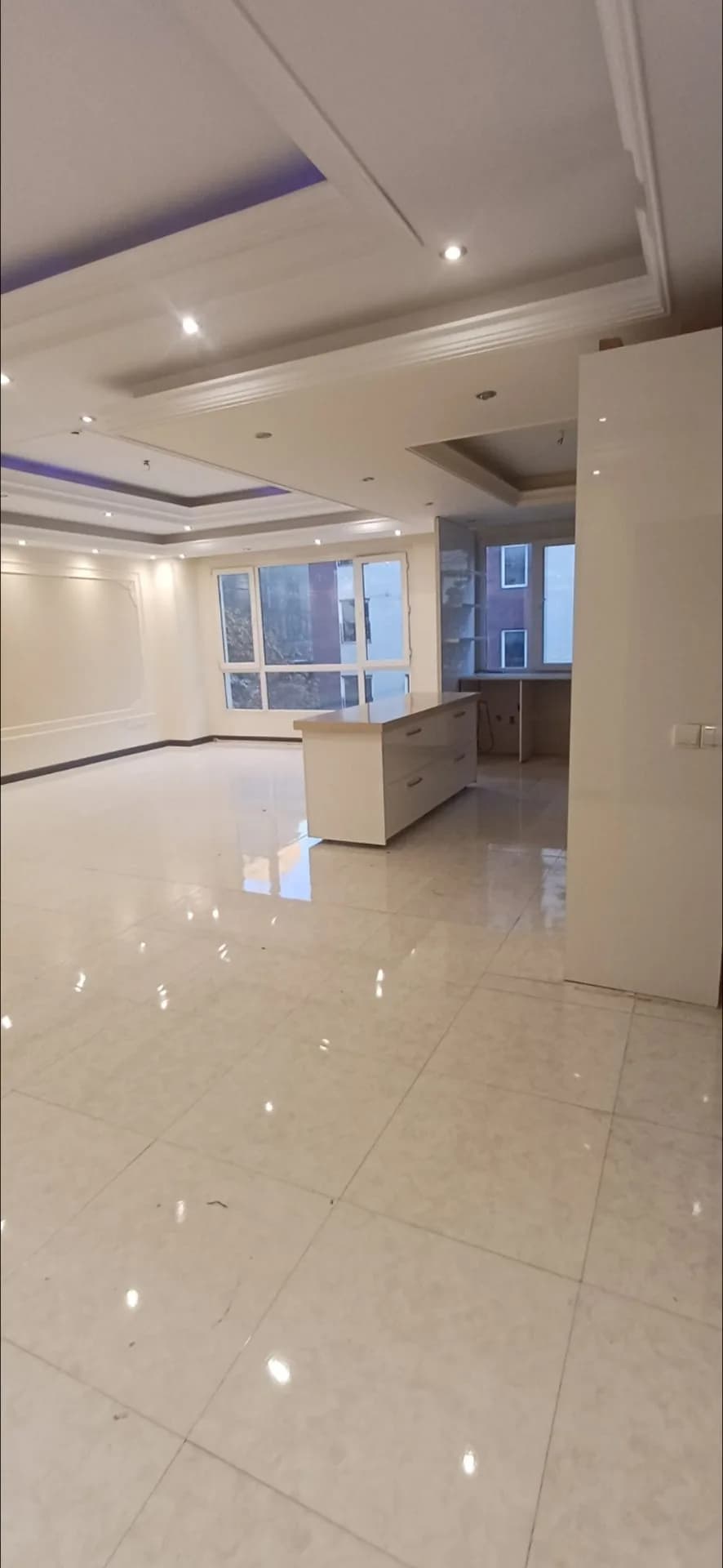 82 متر غرق نور فول امکانات