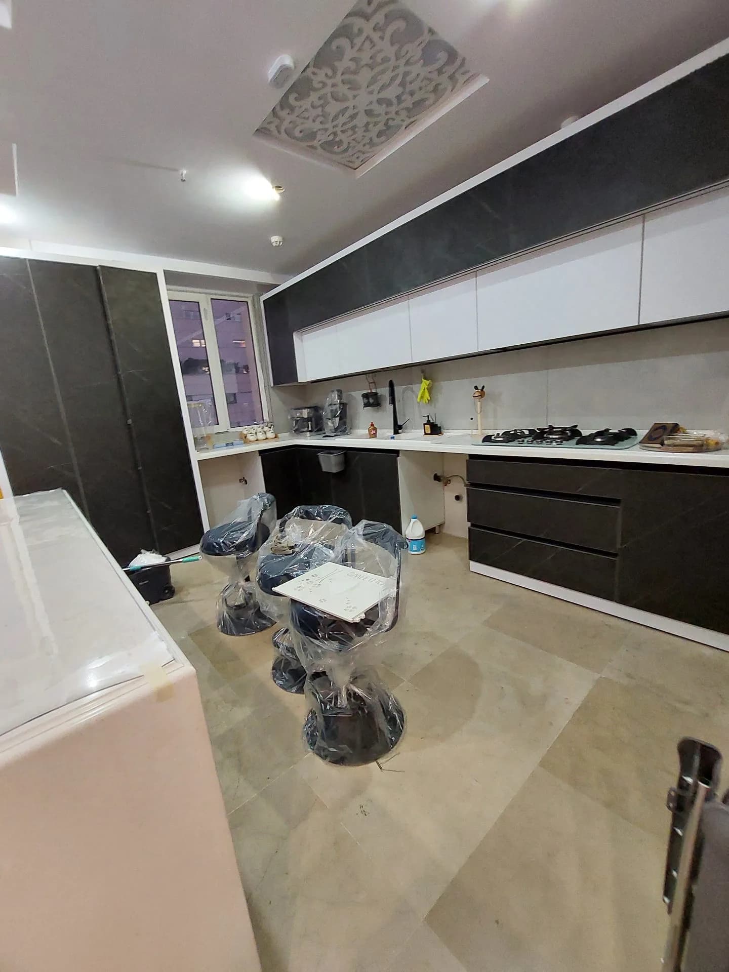 135 متر 3خواب تکواحدی توحید شهرک غرب