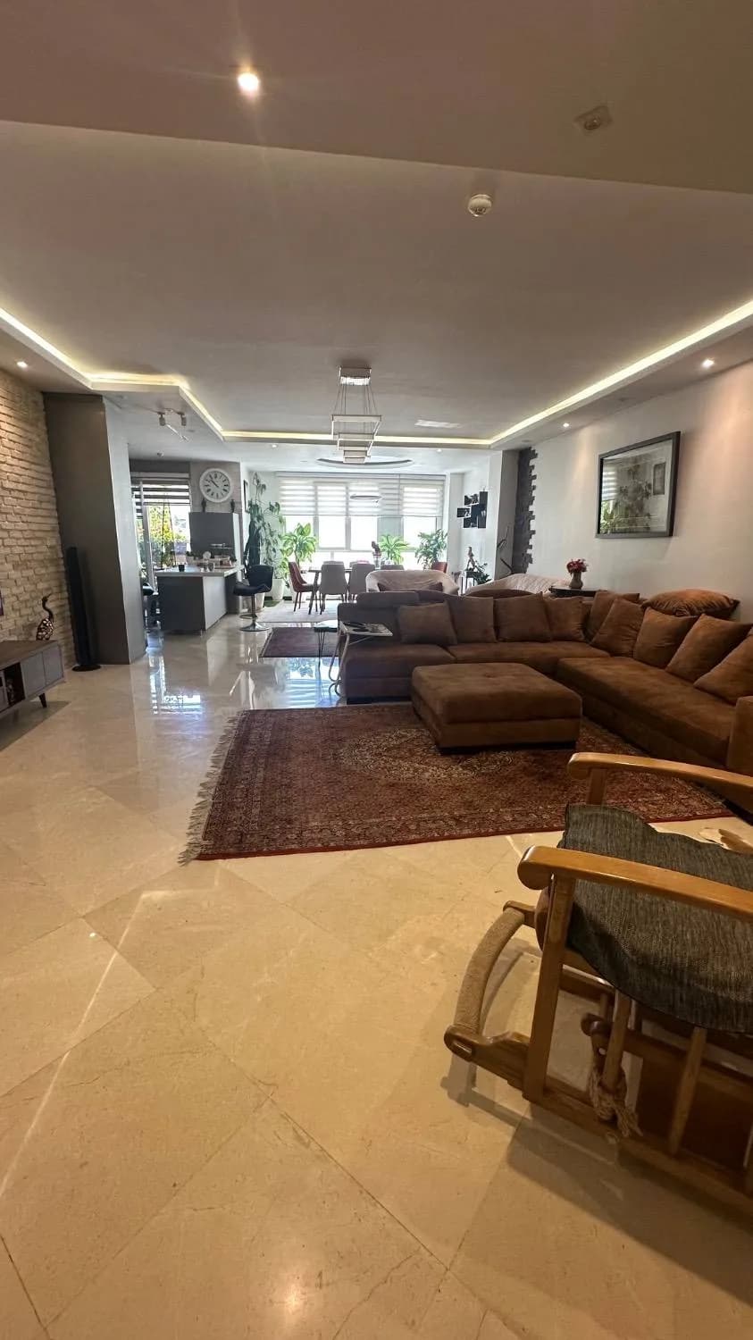 135متر 3خواب فول 2پارکینگ 7ساله