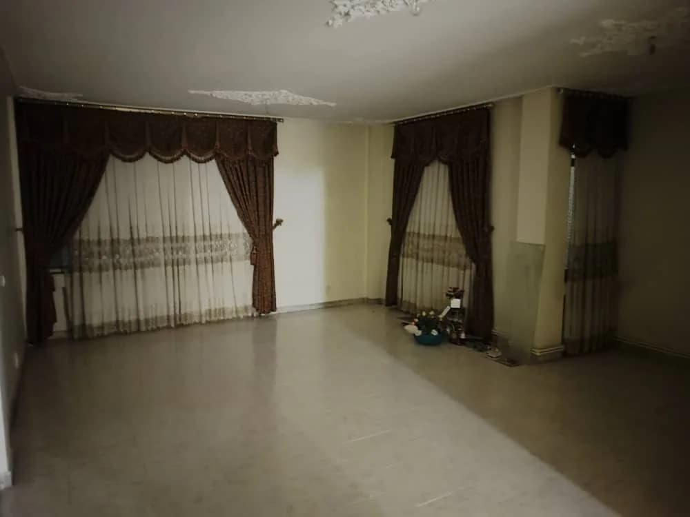 کلنگی 1000 متری در سعادت اباد