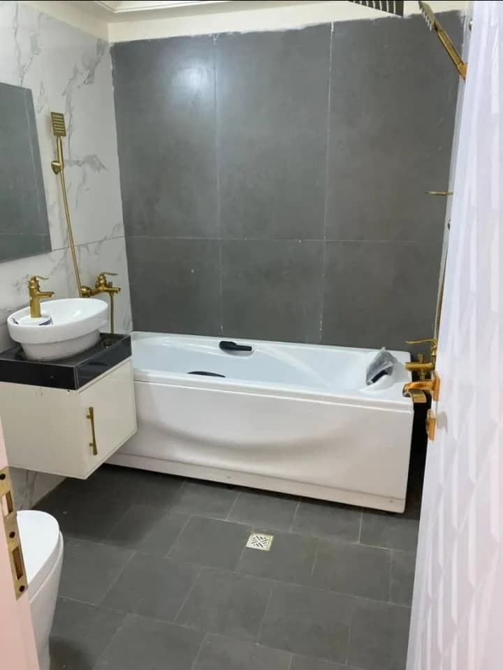 132 متر آپارتمان 3خواب 2پارکینگ سندی