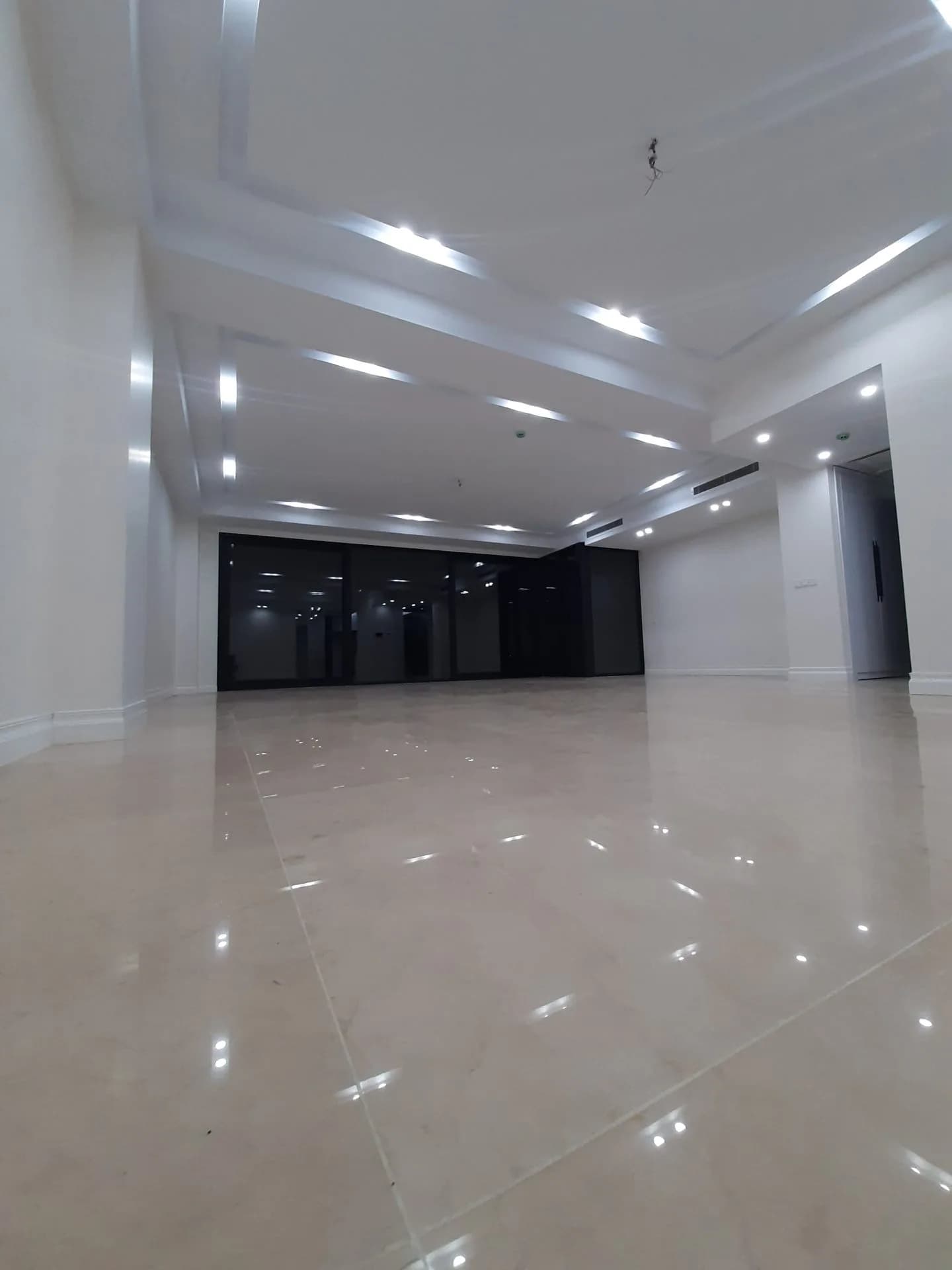 سعادت آباد ۲۱۰ متر فول مشاعات - تصویر 2