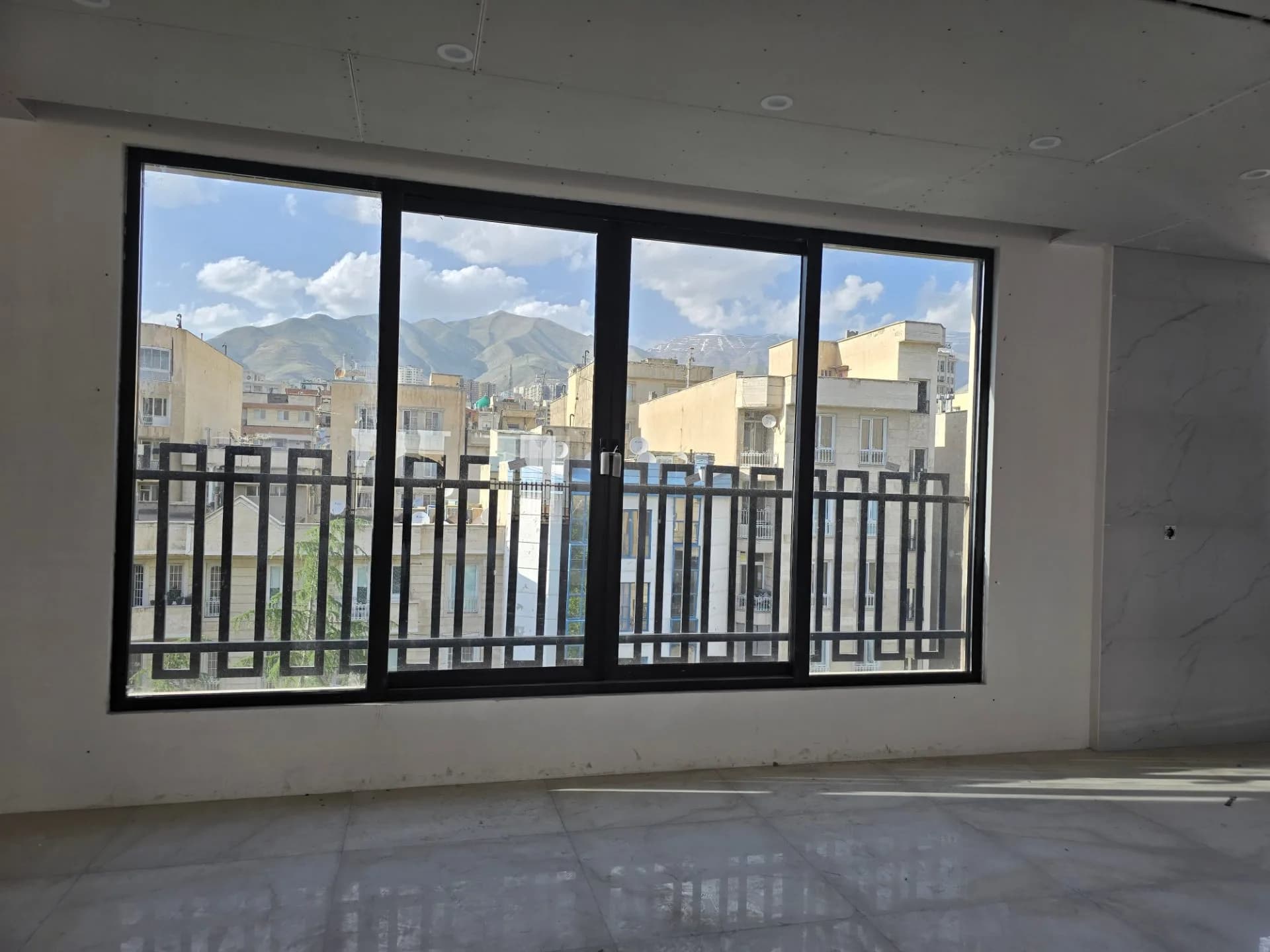 مستغلات ۹۰۰متری با ۱۰ پارکینگ - تصویر 3