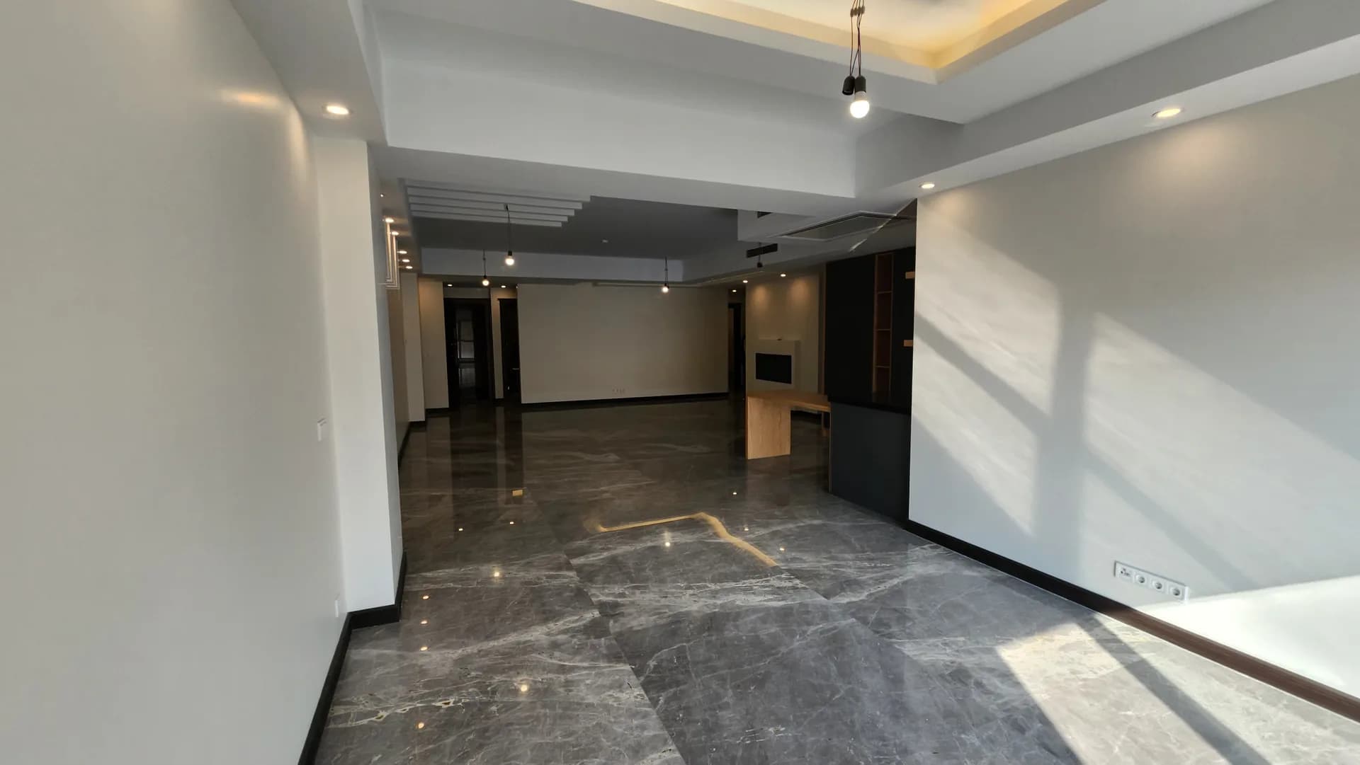 159 متر / 3 خواب / 3 پارکینگ سندی / ورودی از لابی - تصویر 11