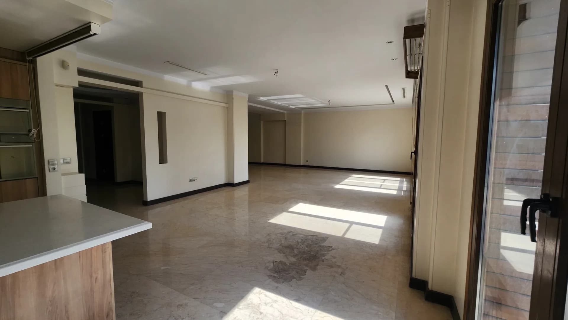 240 متر / 3 خواب / تک واحدی / کوی فراز - تصویر 2