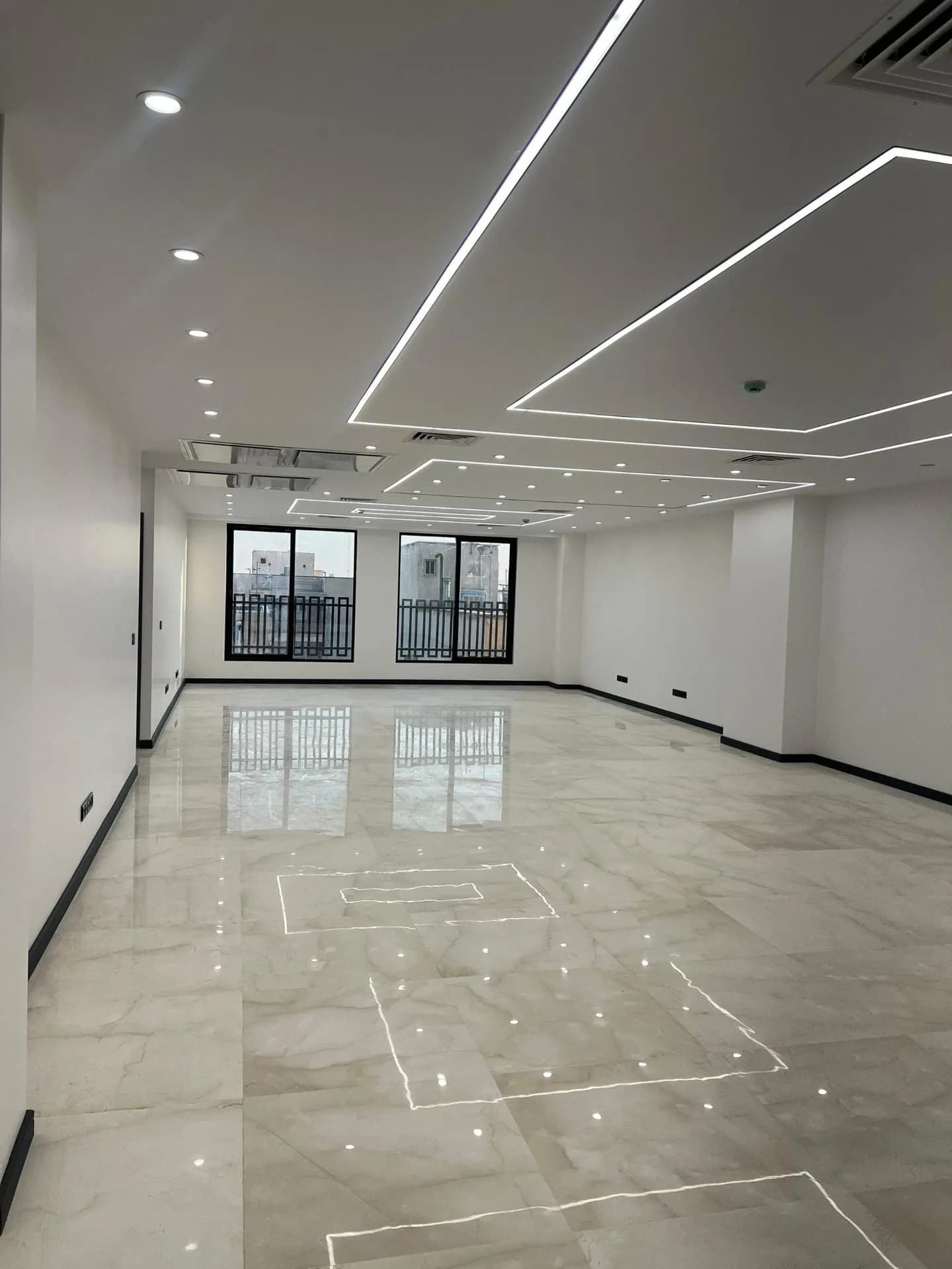 140 متر 3 خواب 2 پارکینگ نوساز ورودی لابی