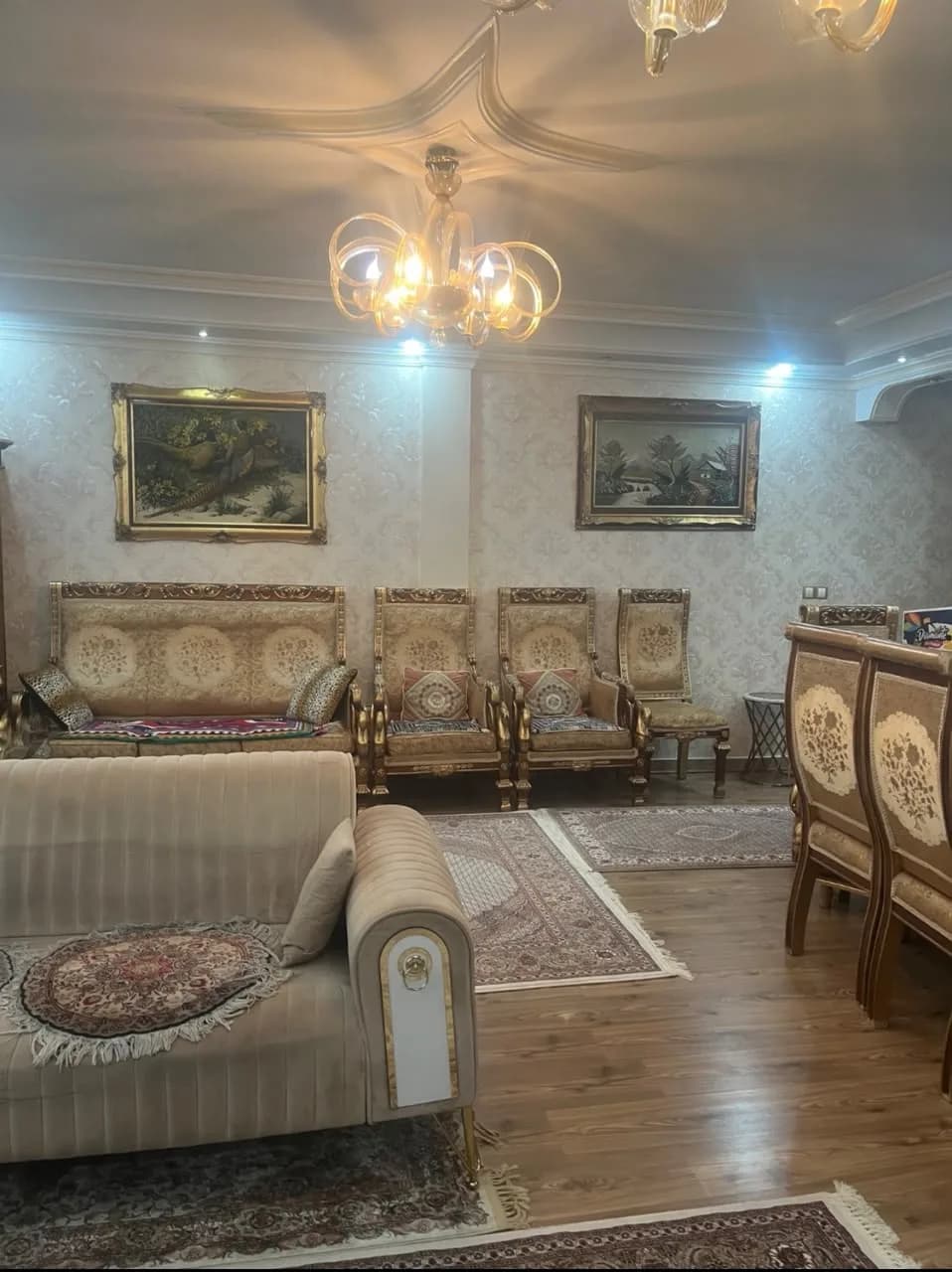 آپارتمان  ۱۵۰ متر شهرک غرب ۸ واحدی