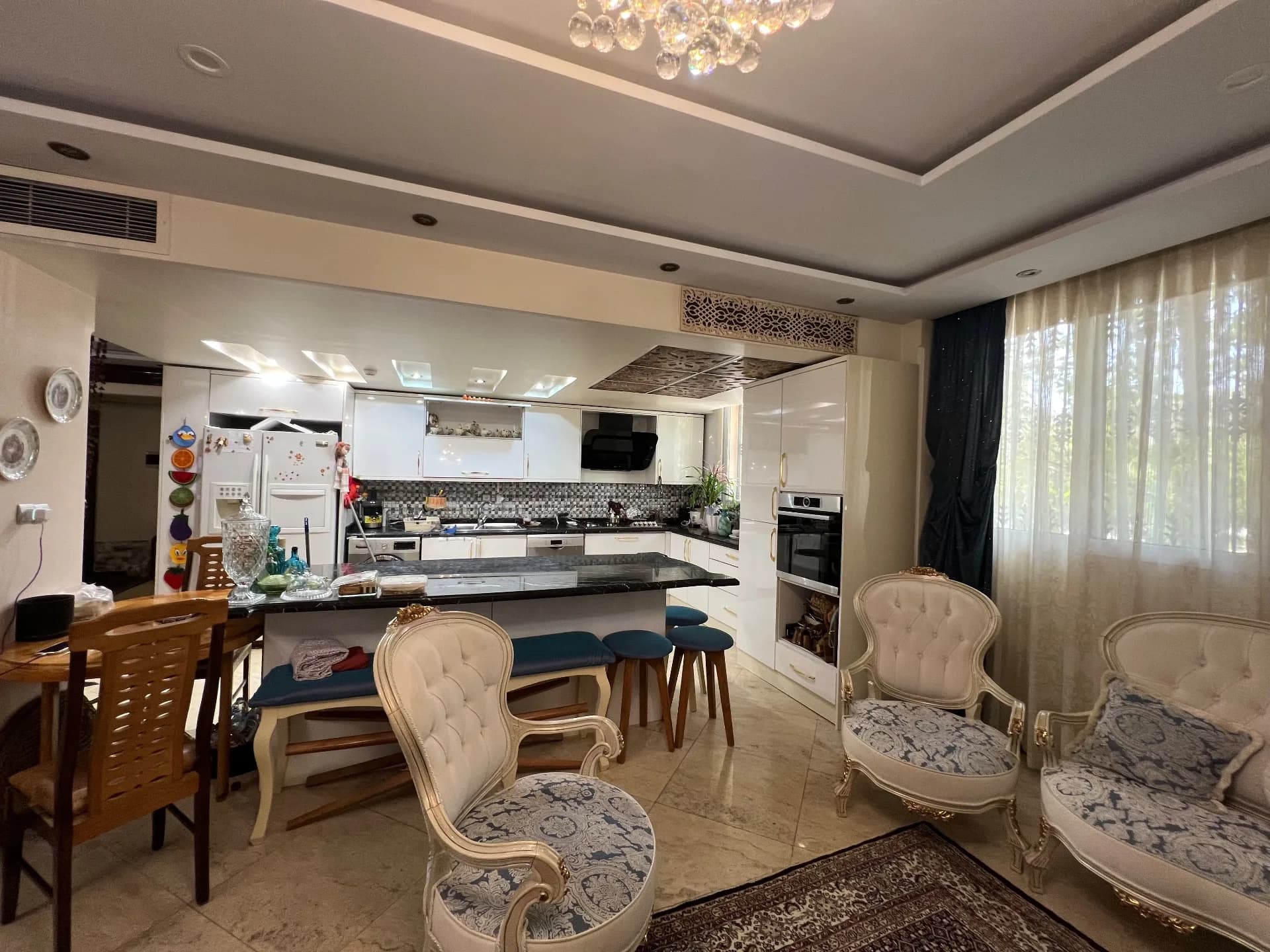 اپارتمان 125 متری در سعادت اباد، سرو غربی