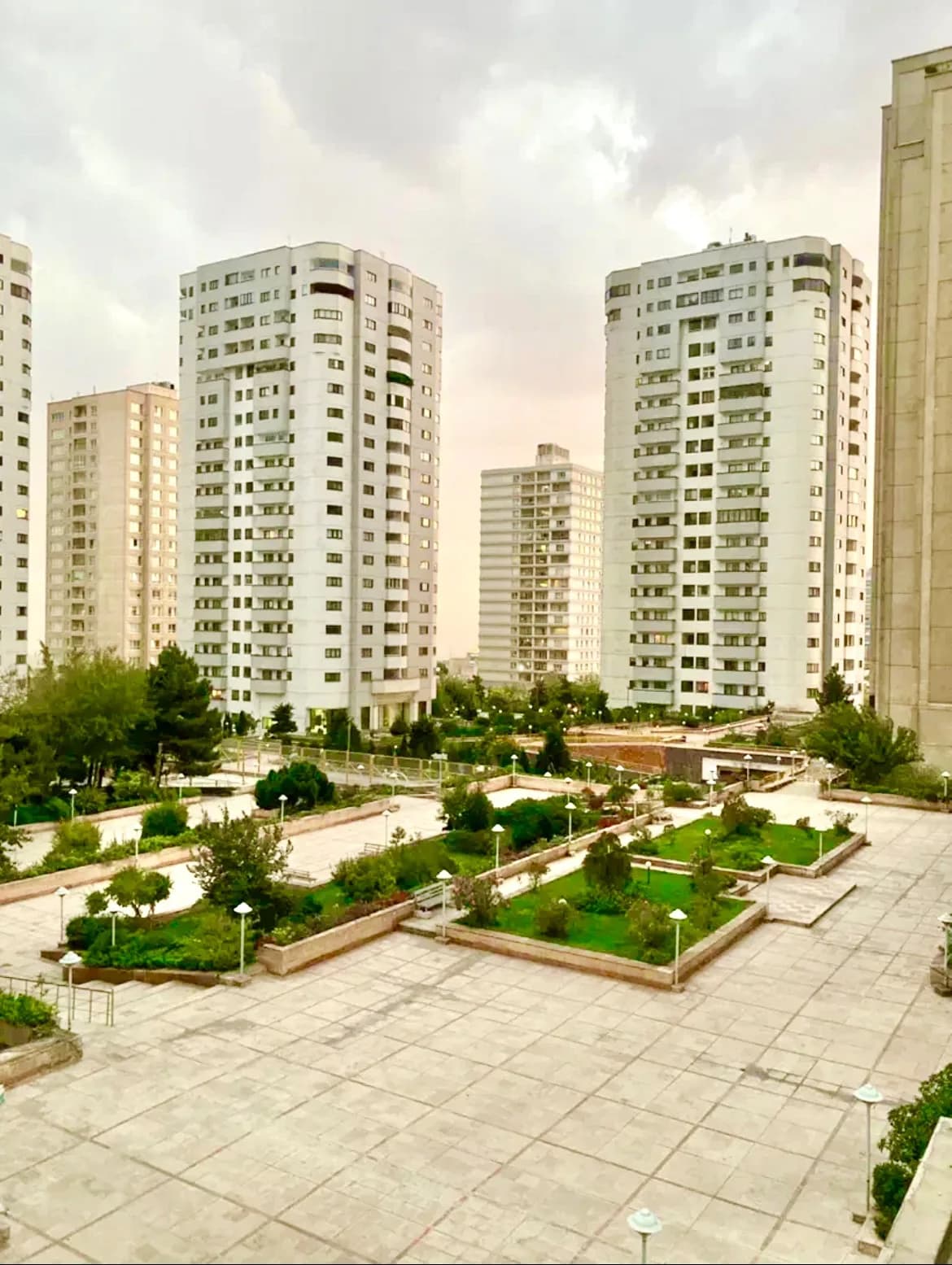 ۲۱۰ متر چهار خوابه برج هرمزان