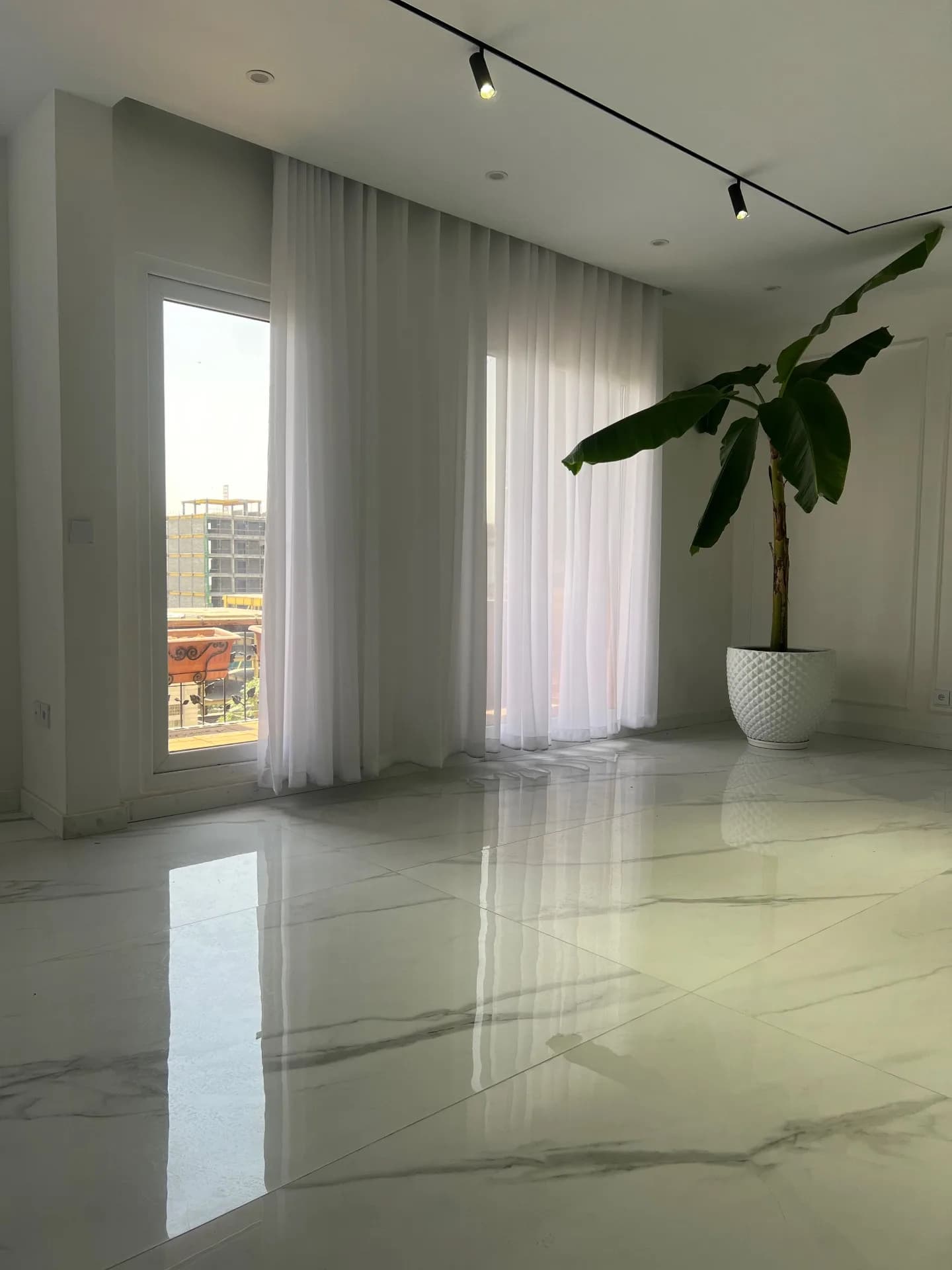 اپارتمان 105 متری در سعادت اباد، بالای کاج