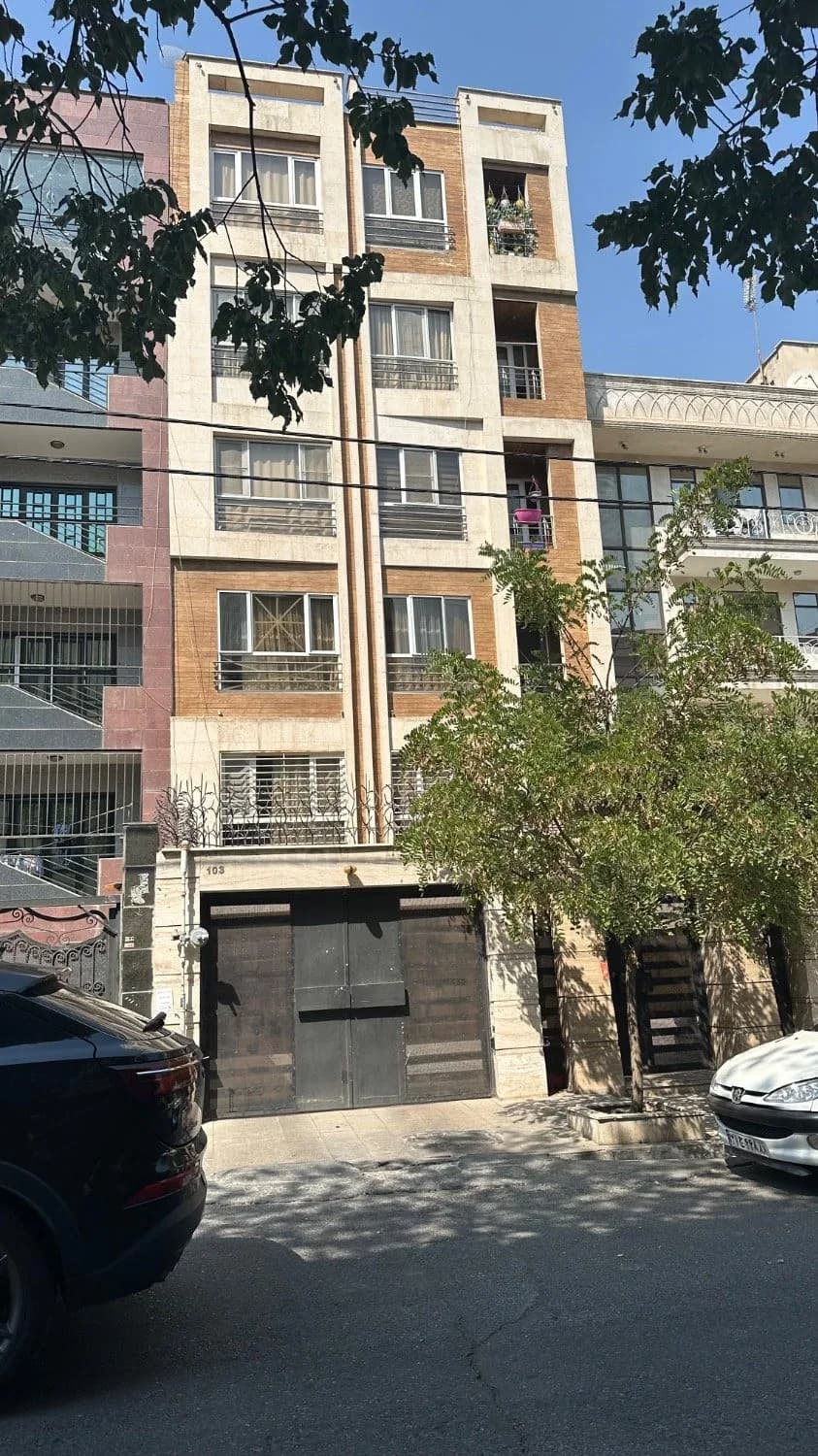 180 متر کلید نخورده 2پارکینگ کاج