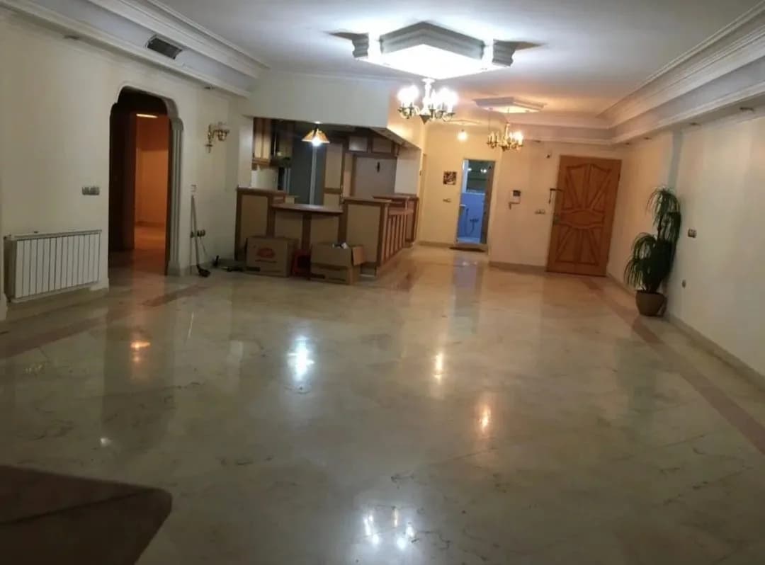 165 متر/3خواب/دو پارکینگ/روبه آفتاب/صرافها - تصویر 2