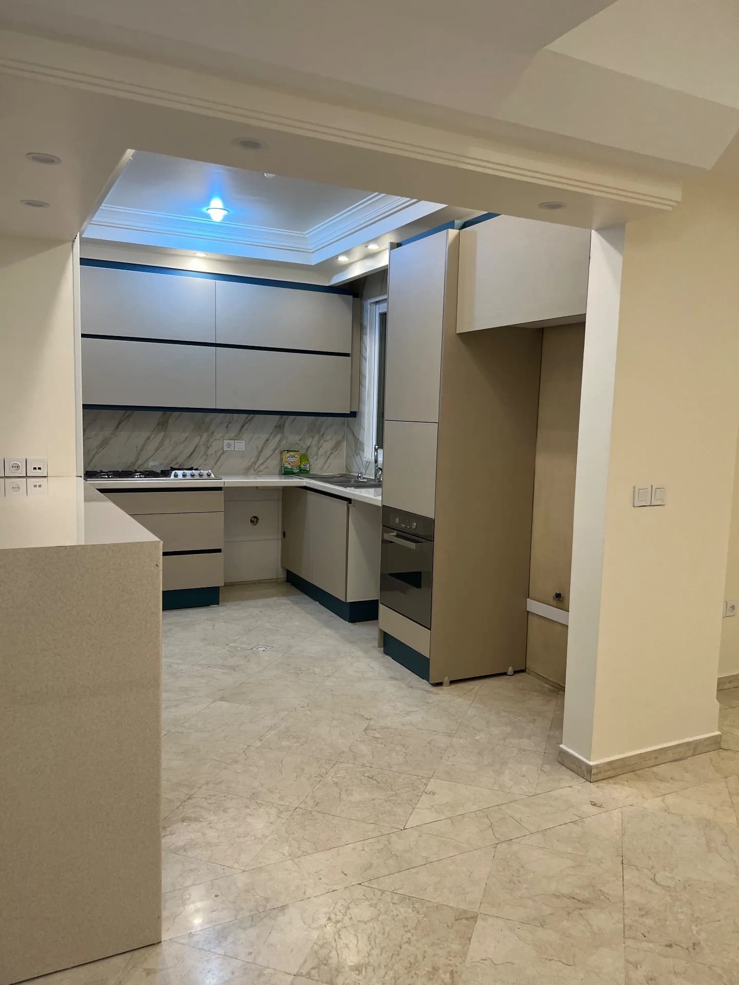 اپارتمان 117 متری در سعادت اباد، سرو غربی