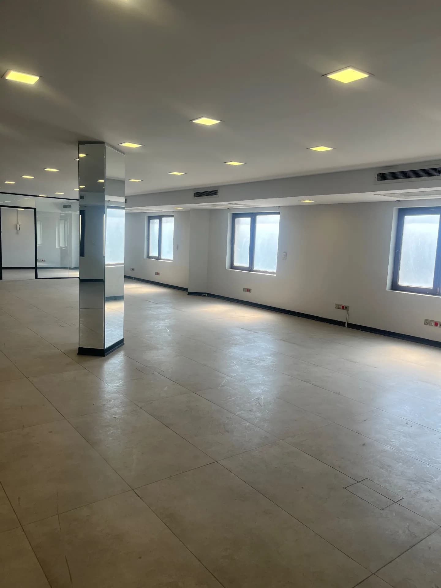 ۴۰۰ متر اجاره اداری سعادت اباد