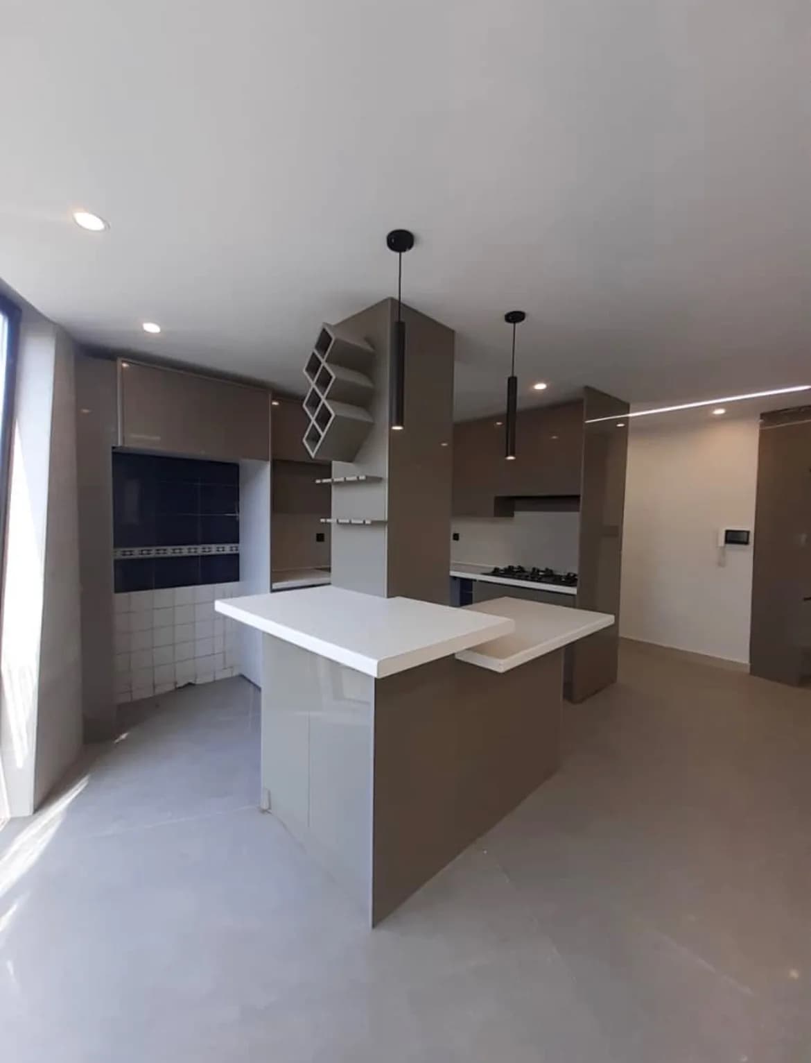 128 متر / 3 خواب / فول امکانات / تاپ لوکیشن