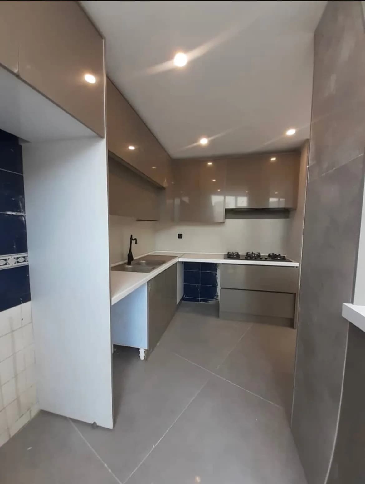 128 متر / 3 خواب / فول امکانات / تاپ لوکیشن - تصویر 2