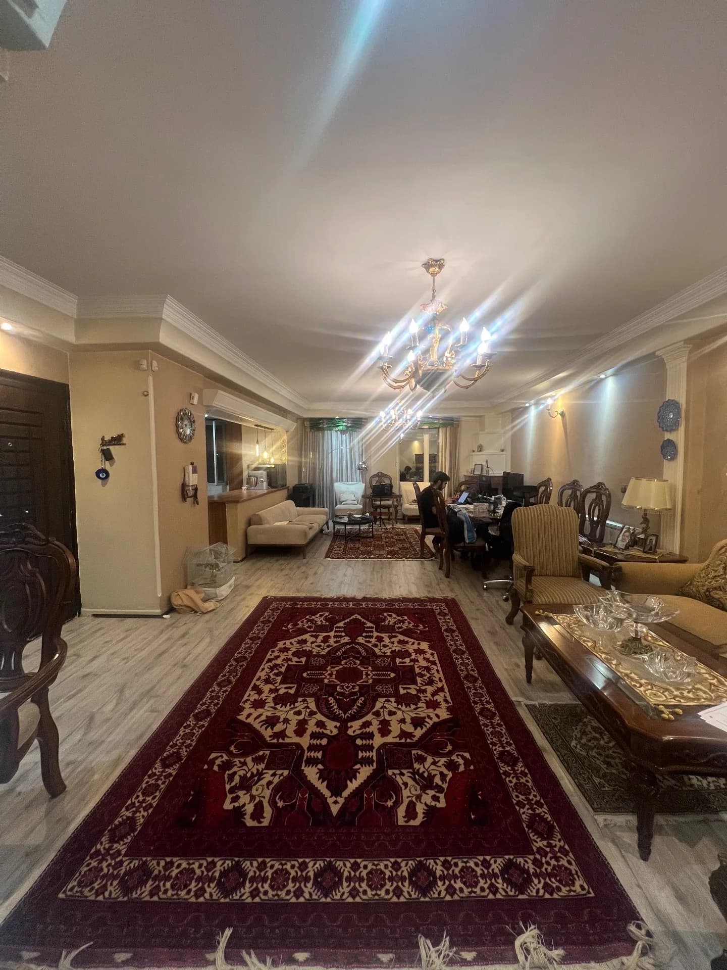 اپارتمان ۱۳۷ متری در شهرک غرب، زرافشان