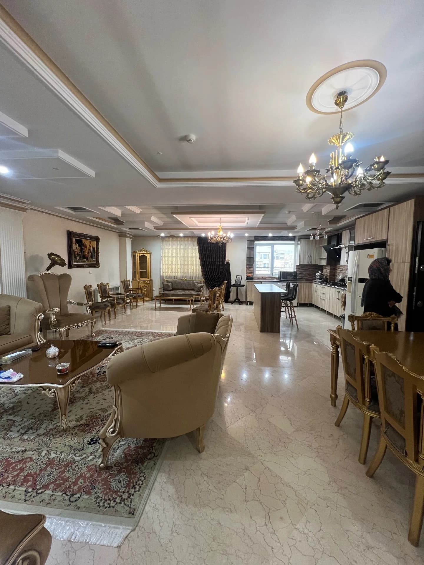 اپارتمان 140 متری در سعادت اباد، بلوار شهرداری