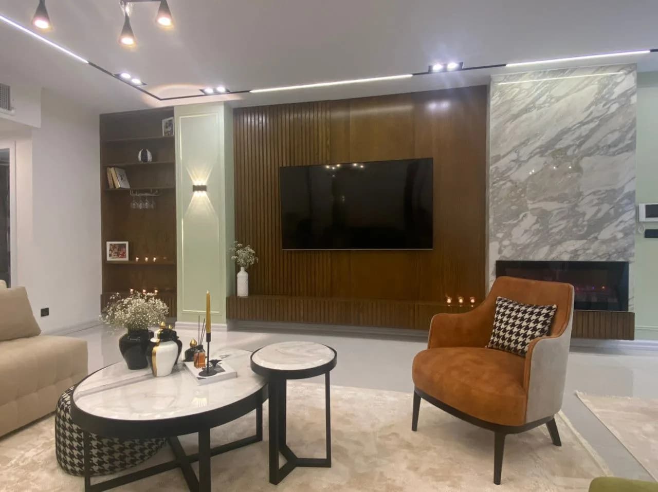 اپارتمان 102 متری در سعادت اباد، کاج