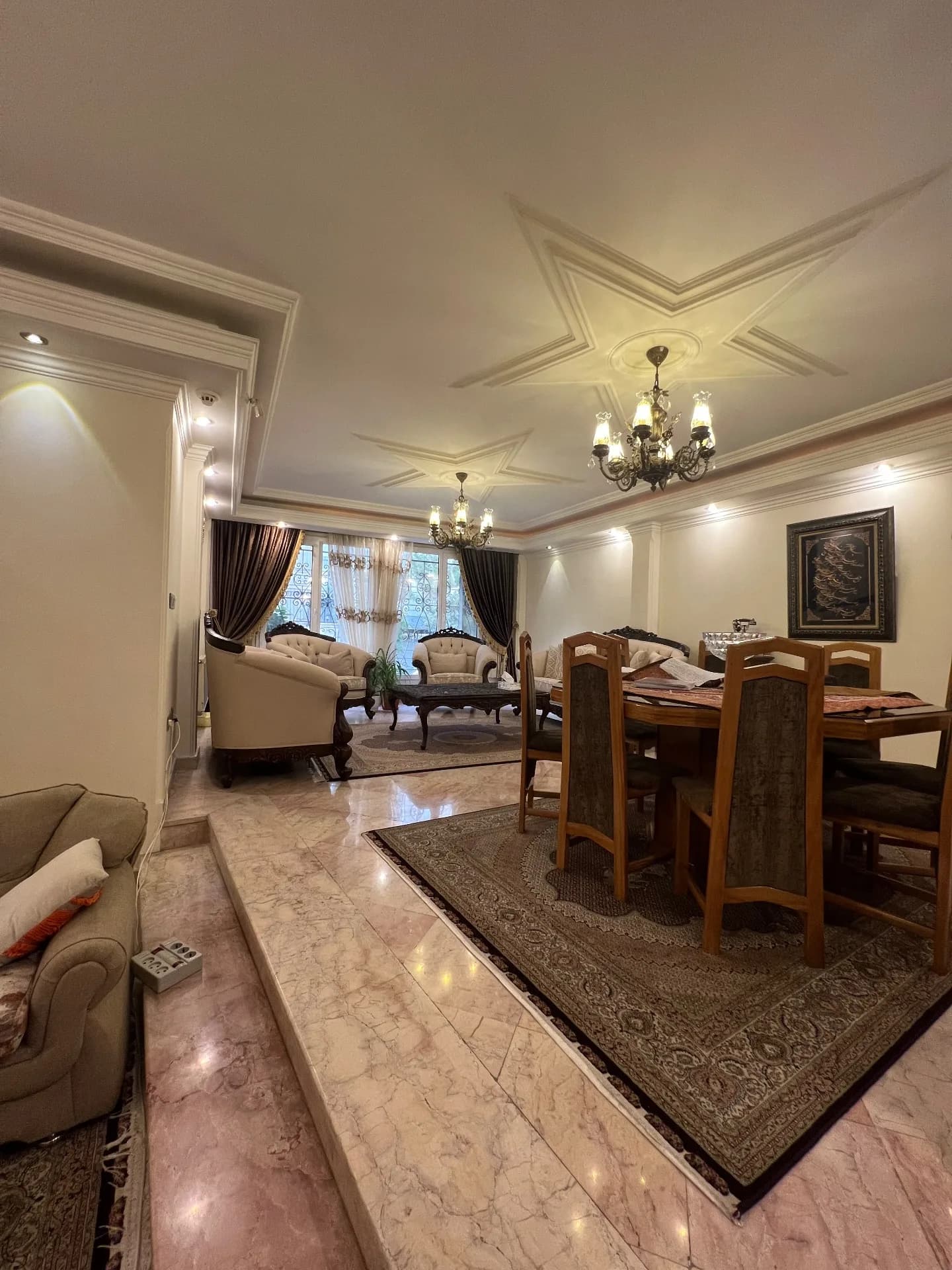 اپارتمان ۱۰۷ متری در سعادت اباد، بلوار فرحزادی