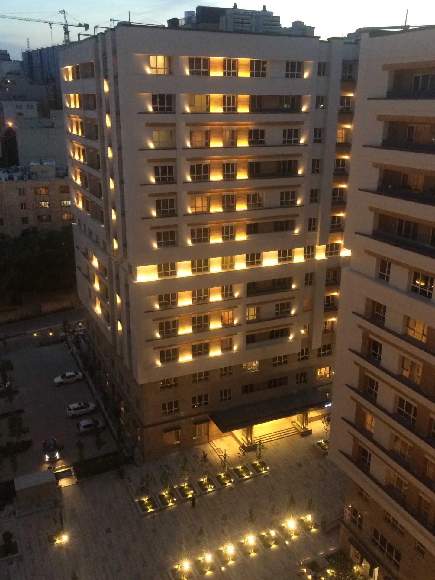 ۱۳۵ متر دو خوابه مجتمع باغ بهشت
