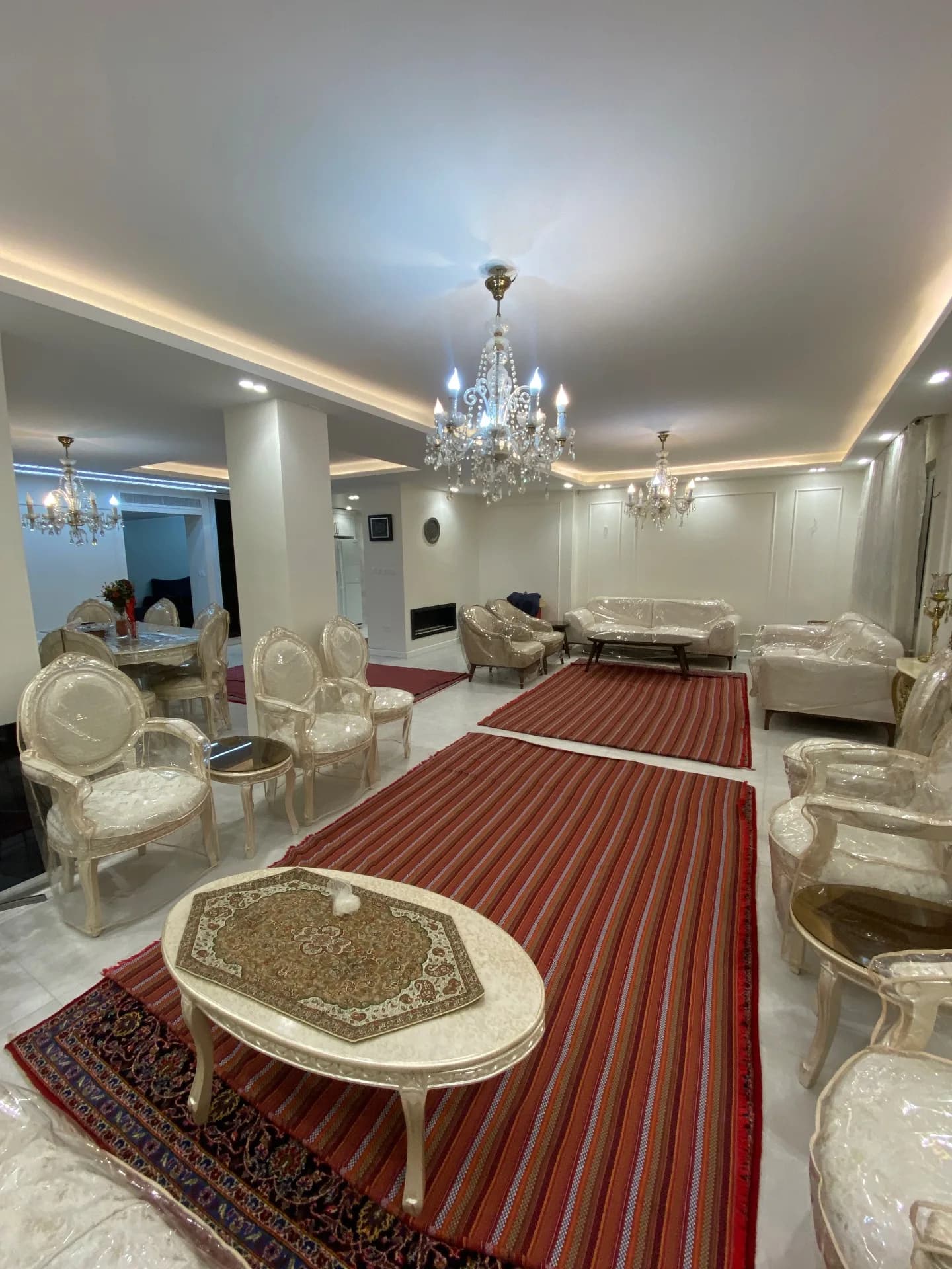 220متر/3خواب/فول امکانات