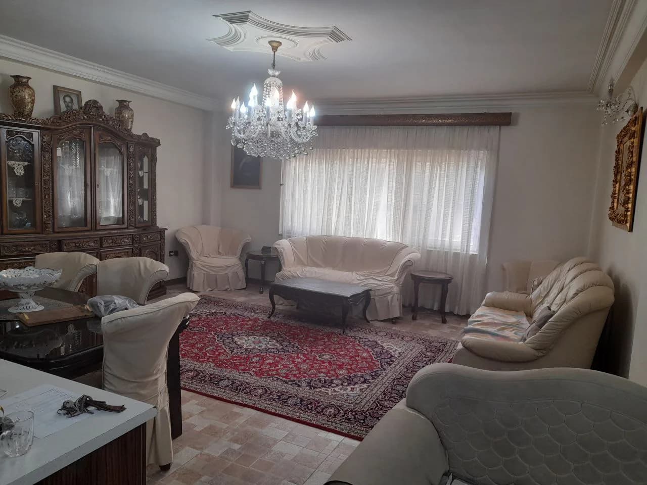 اپارتمان ۱۱۲ متری در سعادت اباد، بالای کاج
