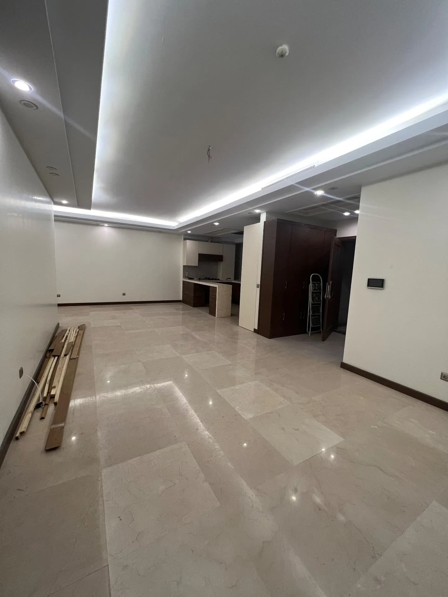 اپارتمان ۱۳۱ متری در شهرک غرب، توحید